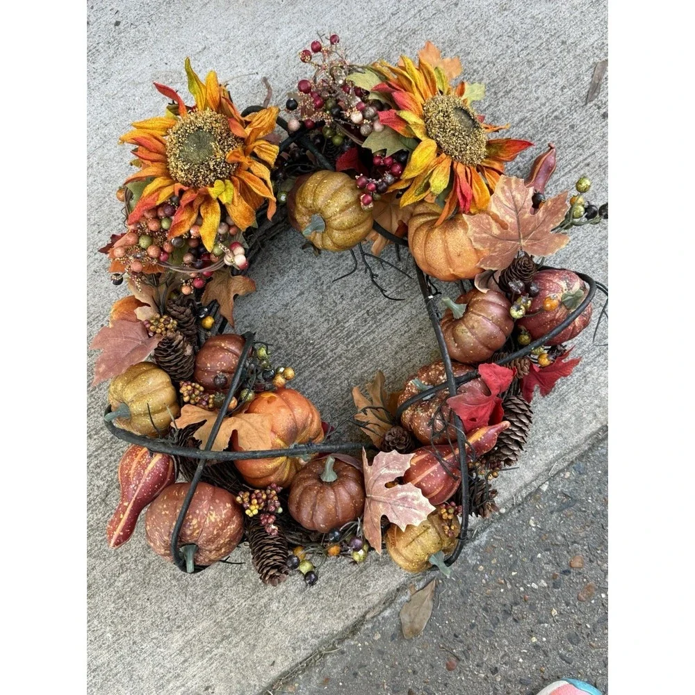 Vine Autumn Sunflower Gourds Wreath Measures 17
